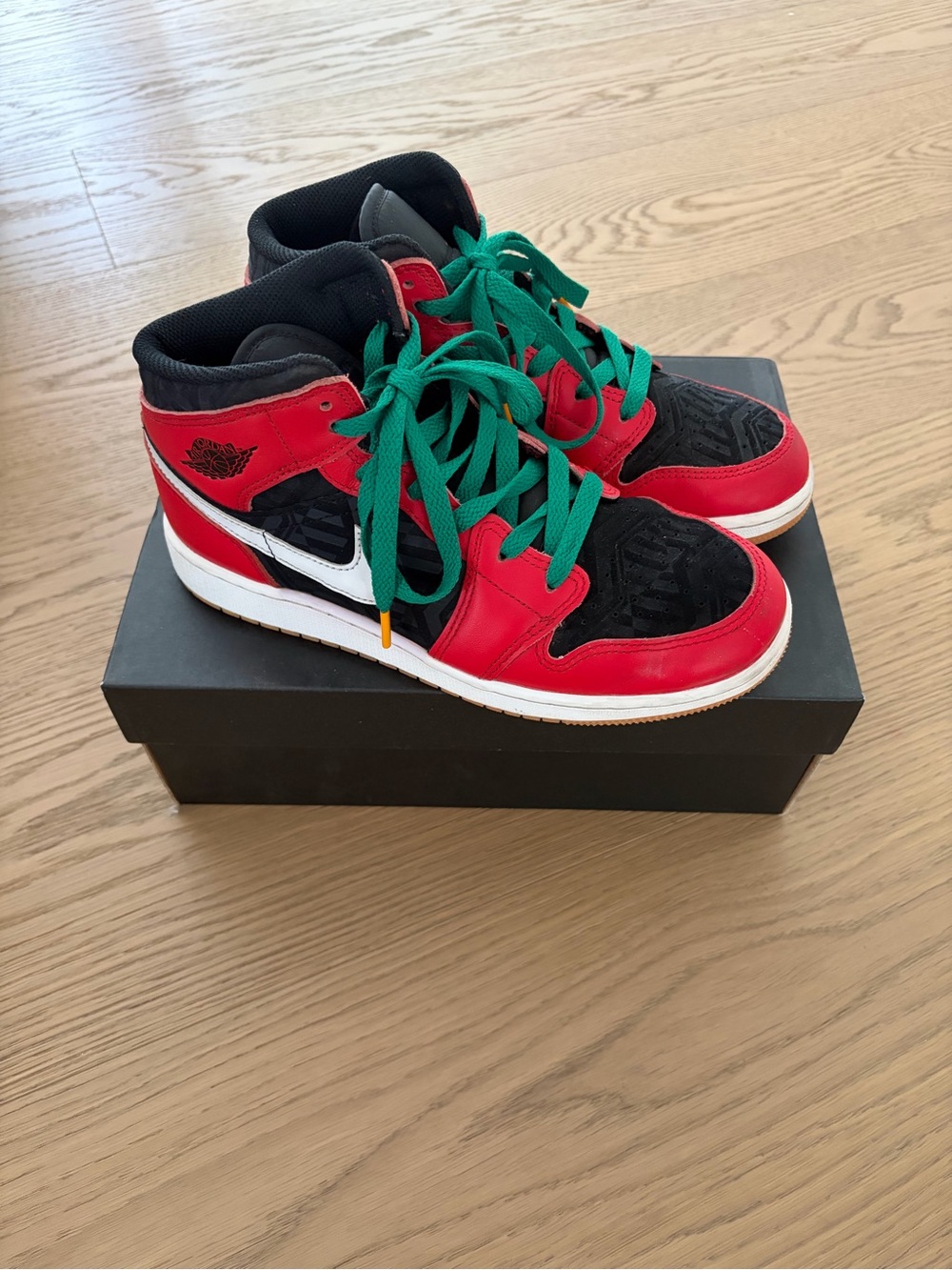 Nike Air Jordan 1 Mid SE "Christmas" sneakers